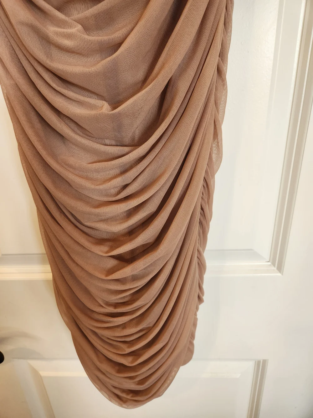 Aritzia Babaton Fabian Luxor Ruched Bodycon Dress Tan/Clay Mask Size 6 Mesh - Picture 6 of 12